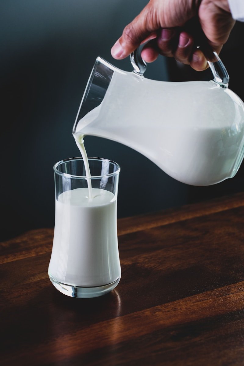 दूध कितना ज़रूरी है? Milk और Height Growth का सच